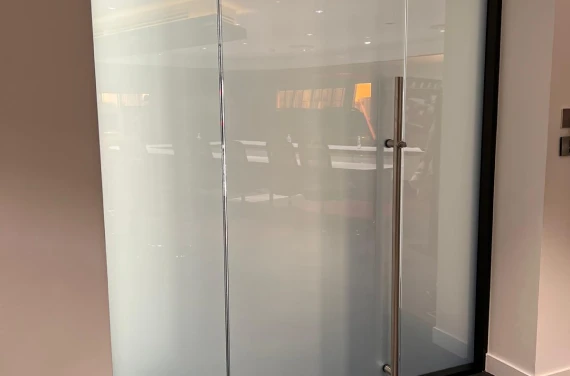 glass showing